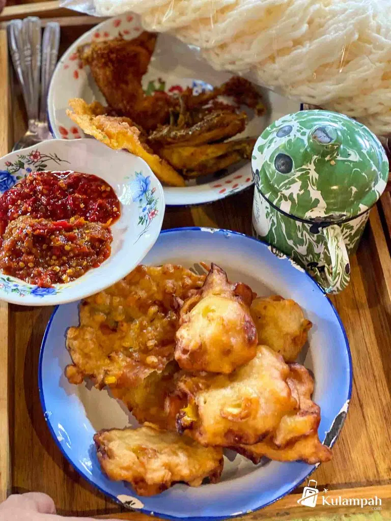 Makan Siang di Jati Sari: Kenikmatan yang Menggugah Jiwa